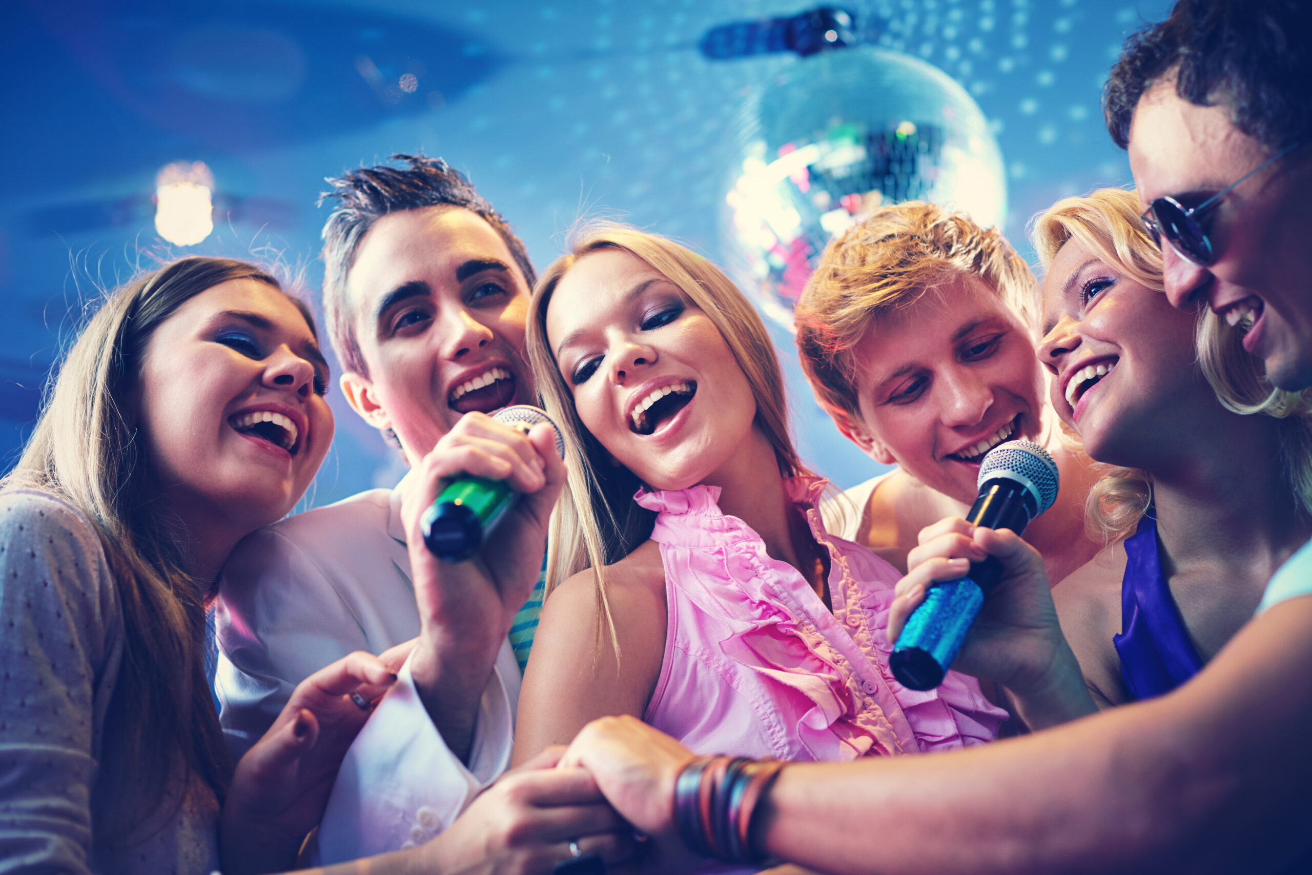 Von 0 auf Gänsehaut: Warum Karaoke dein Event revolutioniert